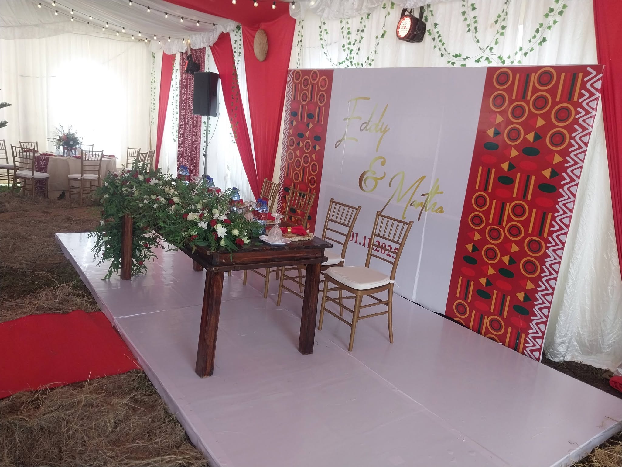 Premier Events & Decor traditional wedding floral table